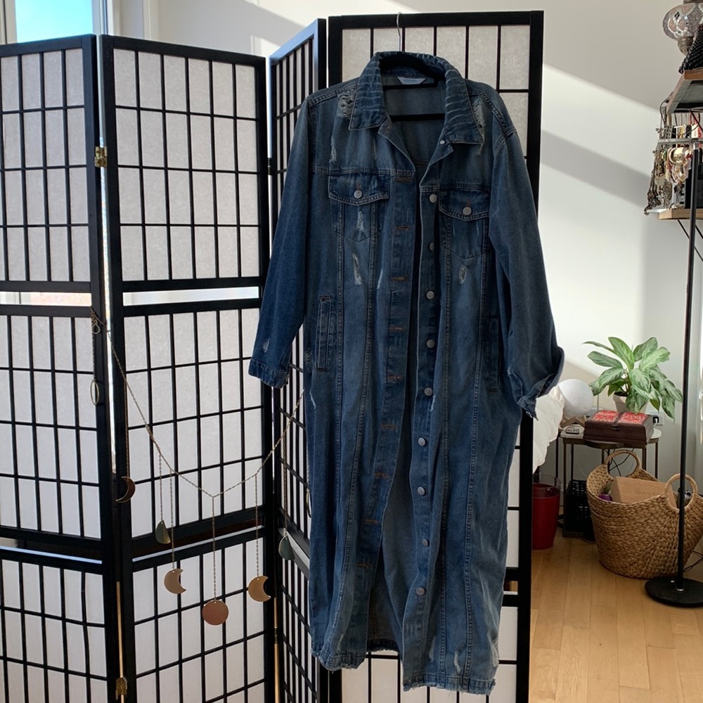 Beautiful denim jean jacket. Worn just once before.